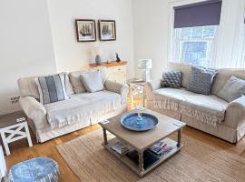 Harbour Retreat Padstow - Entire Apartment in the beautiful old town of Padstow Harbour, hotel din Padstow