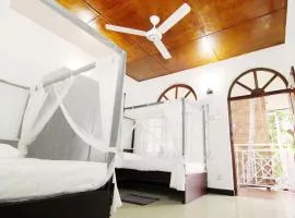 2in1 Kandy Hostel