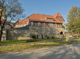 Burg Warberg, hotel in Warberg