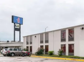 Motel 6-New Orleans, LA - Near Downtown