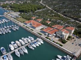 Apartment ACI Marina CRES, feriebolig i Cres