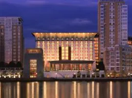 Canary Riverside Plaza Hotel