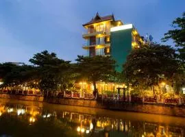 Lamphu Tree House Boutique Hotel