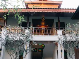 i Lanna House, hotel em Chiang Mai