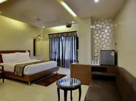 Hotel Sheela Shree Plaza