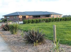 Tokatoka views Farmstay, farm stay sa Ruawai