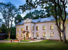 Modlin Palace, viešbutis , netoliese – Varšuvos Modlino oro uostas - WMI