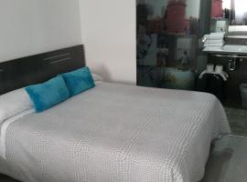 Bed&Breakfast 10 GIRONA, hotel i Girona