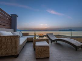 Diamante Beachfront Suites, hotell i Xylokastro