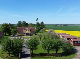 Mellomgården, farm stay in Norra Lundby