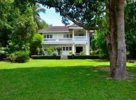 Baan Khun Nang Colonial Residence, hotel i Mae Nam