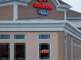 Aashram Hotel by Niagara River