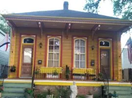 Creole Victorian for groups large and small