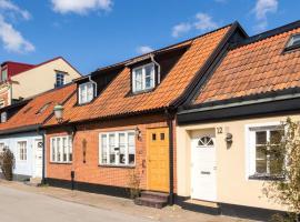 Charming townhouse, hotel em Ystad