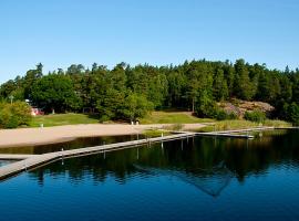 Rösjöbaden Camping & Stugby، فندق في سولينتونا