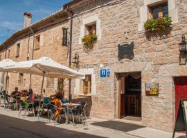 Hostal-Bar Restaurante "La Fuente", pensionat i Rabé de las Calzadas