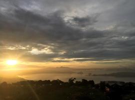 Ron's Condo Overlooking the Lake, lägenhet i Tagaytay