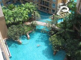 Atlantis Condo Resort, hotell i Jomtien Beach