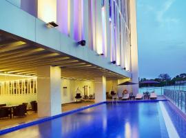 Golden Tulip Essential Makassar, hotel i Makassar