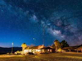 Panamint Springs Motel & Tents, glamping en Panamint Springs