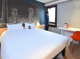 ibis Charleroi Airport Brussels South, hotel malapit sa Charleroi Airport - CRL, 