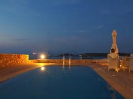 Viesnīca Kythira Golden Resort pilsētā Diakofti, netālu no vietas Kithira Island Alexandros Aristotelous Onassis Nacionālā lidosta - KIT