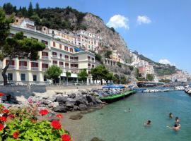 Hotel La Bussola, khách sạn ở Amalfi