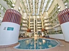 Atrium Hotel Mandurah, готель у місті Мандура