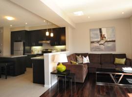 Boardwalk Homes - Executive Guest Rooms & Townhomes, hotel sa Kitchener