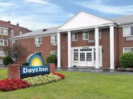 Days Inn by Wyndham Cleveland Lakewood