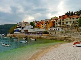 Lucy, hotel a Rabac