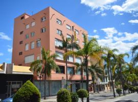 Hostal La Palmera, hotelli kohteessa Torremolinos