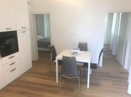 DELTA A - Piazza Marina - Vista mare, khách sạn ở Lido di Jesolo