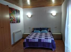 Apartamentos loli, hotel en Berga