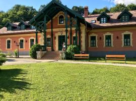 St. Hubertus Étterem és Panzió, hotel u gradu 'Parádsasvár'