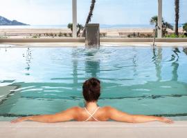 Hotel Montecarlo Spa & Wellness, hotel u gradu Roses