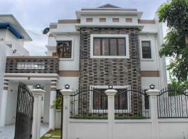 Ailesbury Holiday Home-Iloilo, hotel en Iloilo