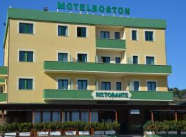 Motel Boston, hotel i Silvi Marina