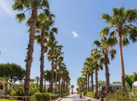 Camping Estival Vendrell Platja، مكان تخييم في كوماروغا