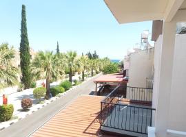 Pirgos beach house – hotel w Larnace