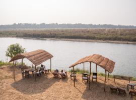 Jungle Wildlife Camp, glamping en Sauraha