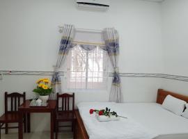 Hai Phuong Tuyen Guesthouse, beach rental in Phú Quốc