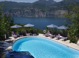 Hotel Querceto Wellness & Spa - Garda Lake Collection, ξενοδοχείο στο Μαλτσεζίνε