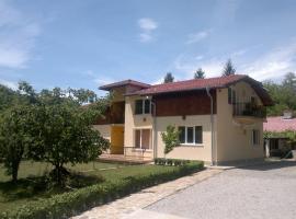 Villa Nanevi, hotell i Teteven