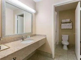 Quality Inn & Suites Oceanside Near Camp Pendleton