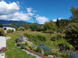 Patons Rock Beach Villas, hotel v mestu Takaka