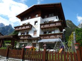 Hotel al Sole, khách sạn ở Auronzo di Cadore