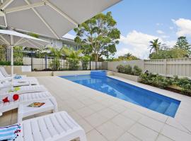 Iluka Twelve at Iluka Resort Apartments, hotel u gradu 'Palm Beach'