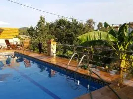 Casita con piscina y barbacoa privada