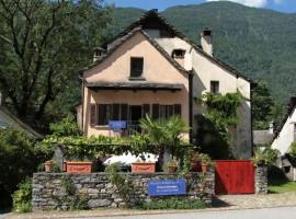 Palazzo Eglin - safe landscape, hotel di Maggia